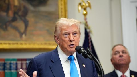 Krievijas naftas iepirkšanas dēļ Tramps draud "ievērojami" paaugstināt tarifus Indijas precēm