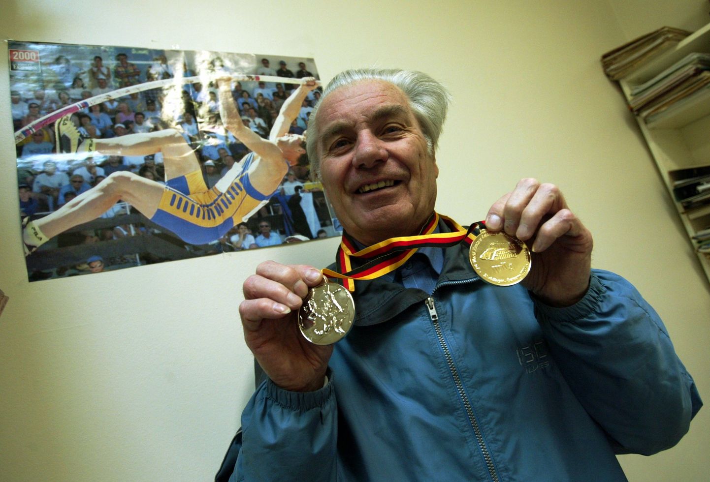 Martin Kutman võitis märtsis 2004 esimestel veteranide kergejõustiku sisemaailmameistrivõistlustel üle 75-aastaste vanuseklassis tulemusega 2.70 meetrit teivashüppes kuldmedali ning 60 meetri tõkkejooksus ajaga 12,17 sekundit hõbemedali.