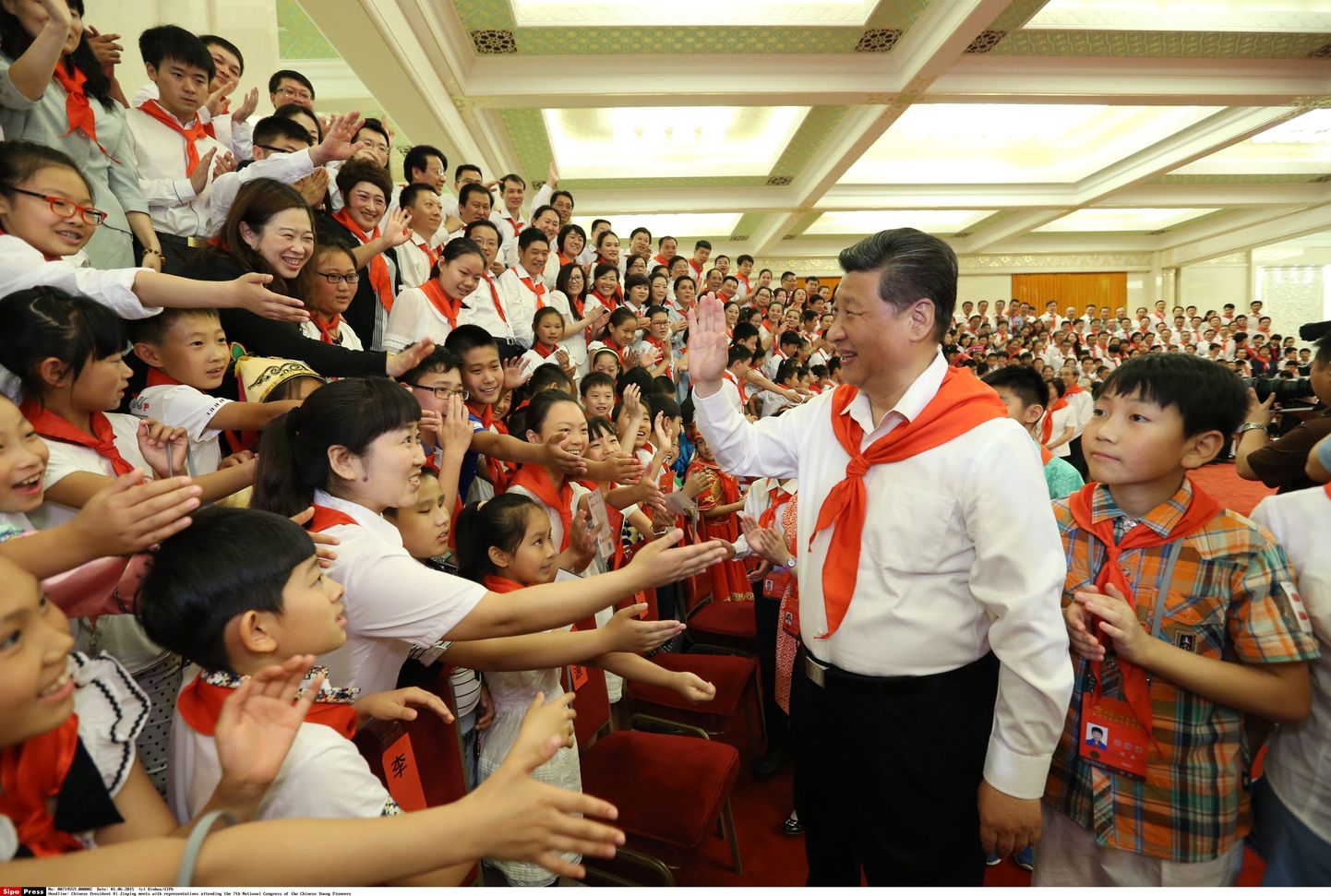 Hiina president Xi Jinping kohtumas Hiina noorte pioneeridega.