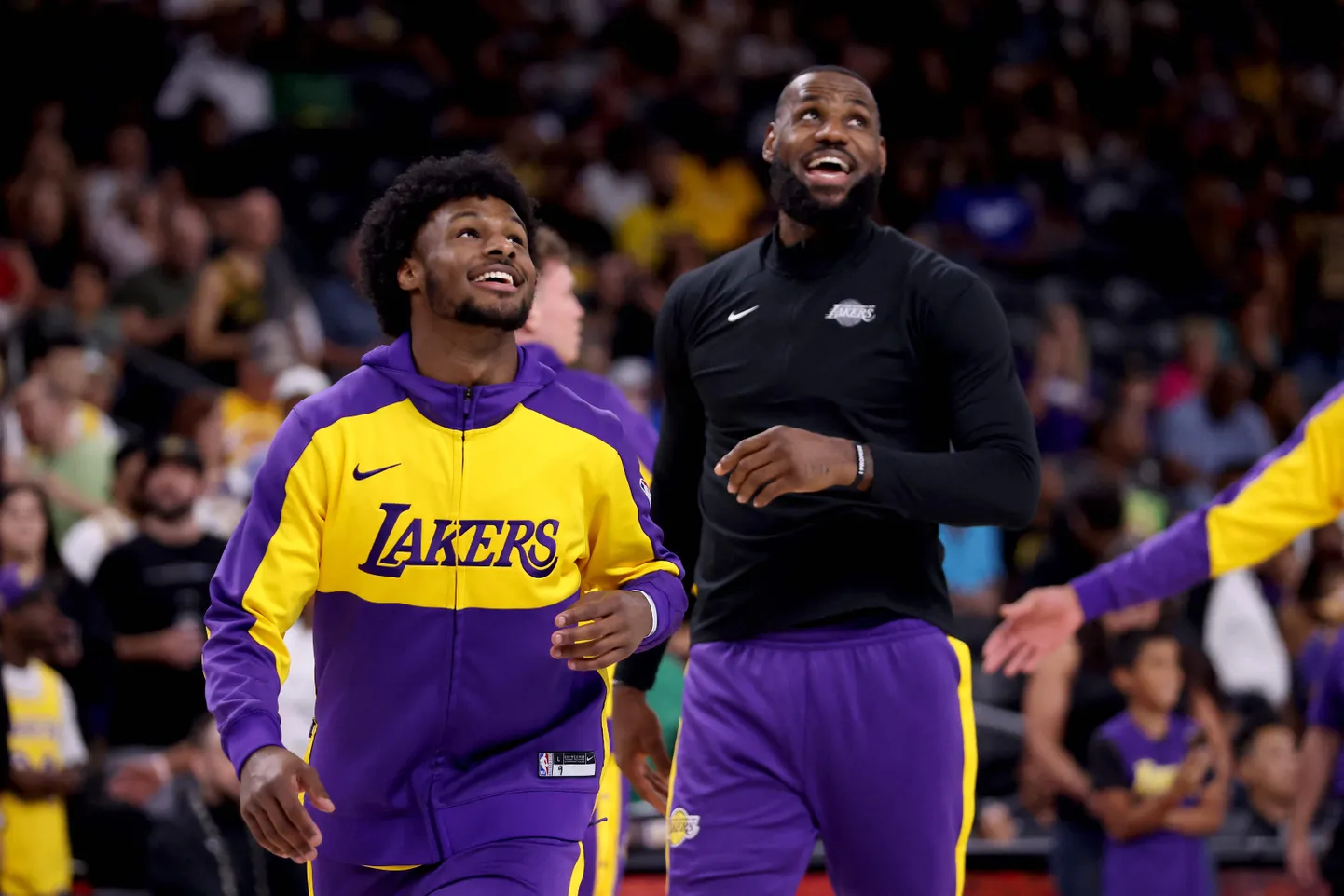 NBA spēlētāji dēls un tēvs – Bronijs un Lebrons Džeimsi