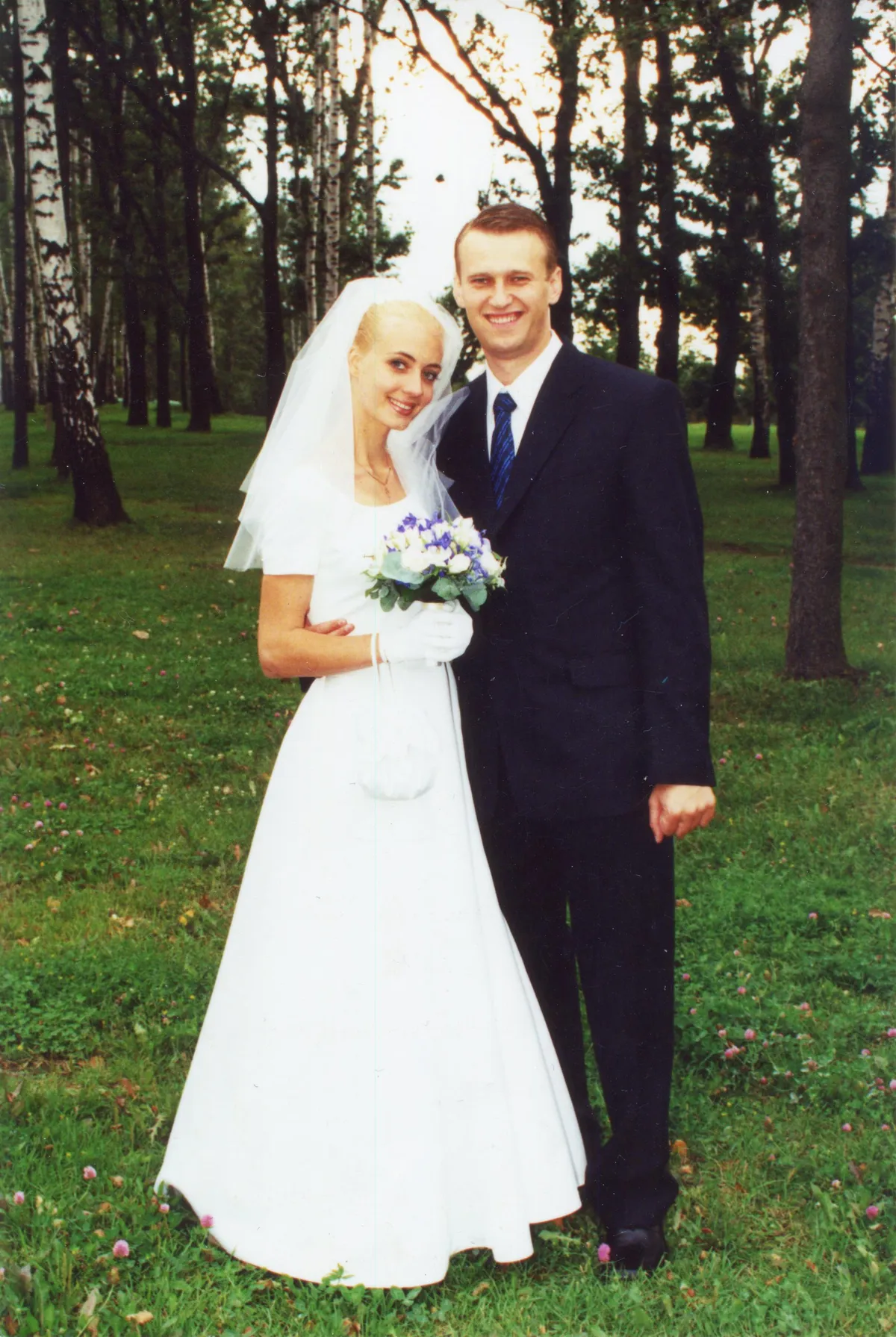 Aleksei ja Julija oma pulmapäeval 2000. aastal.