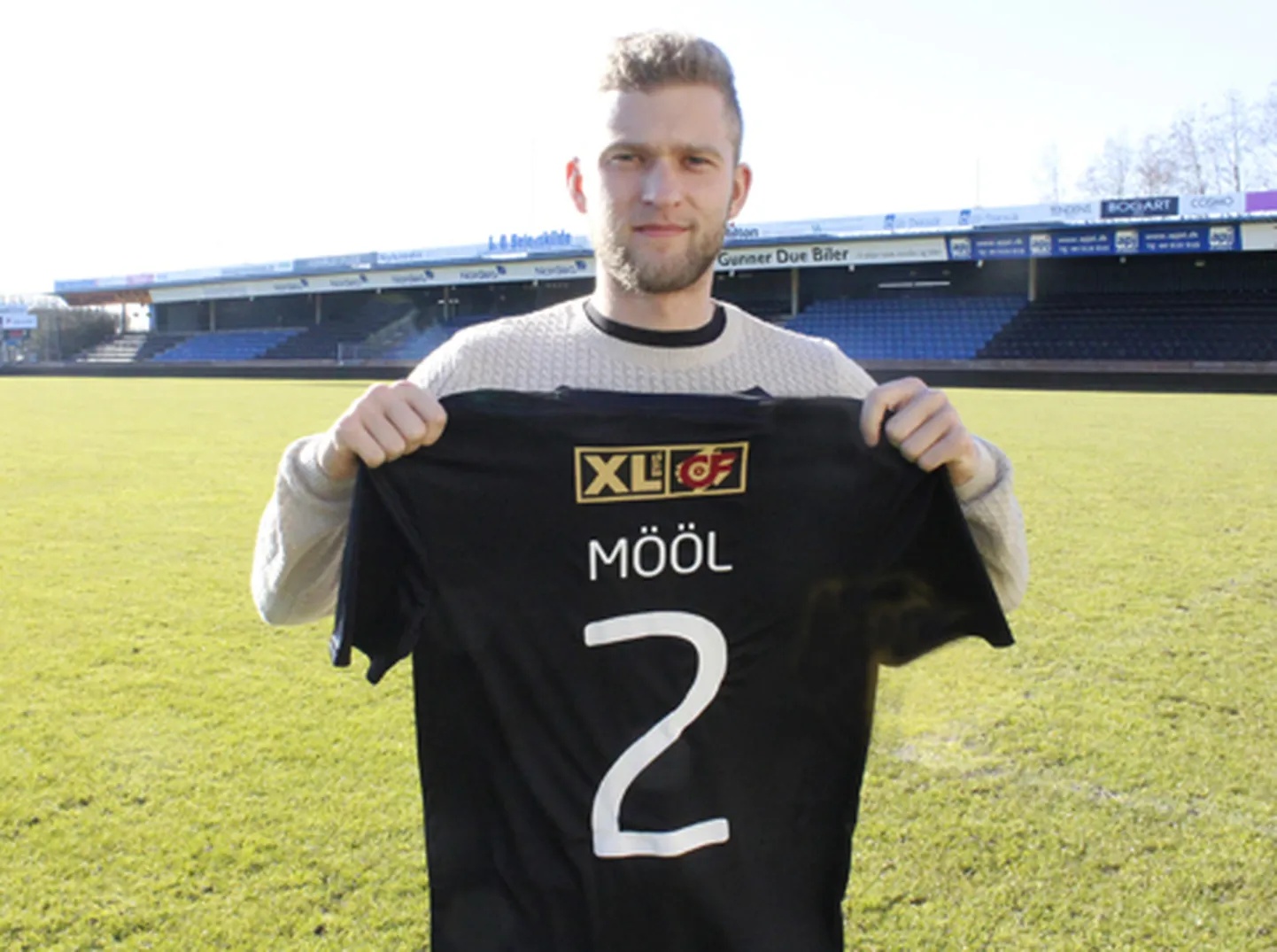 Karl Mööl HB Køge särgiga.