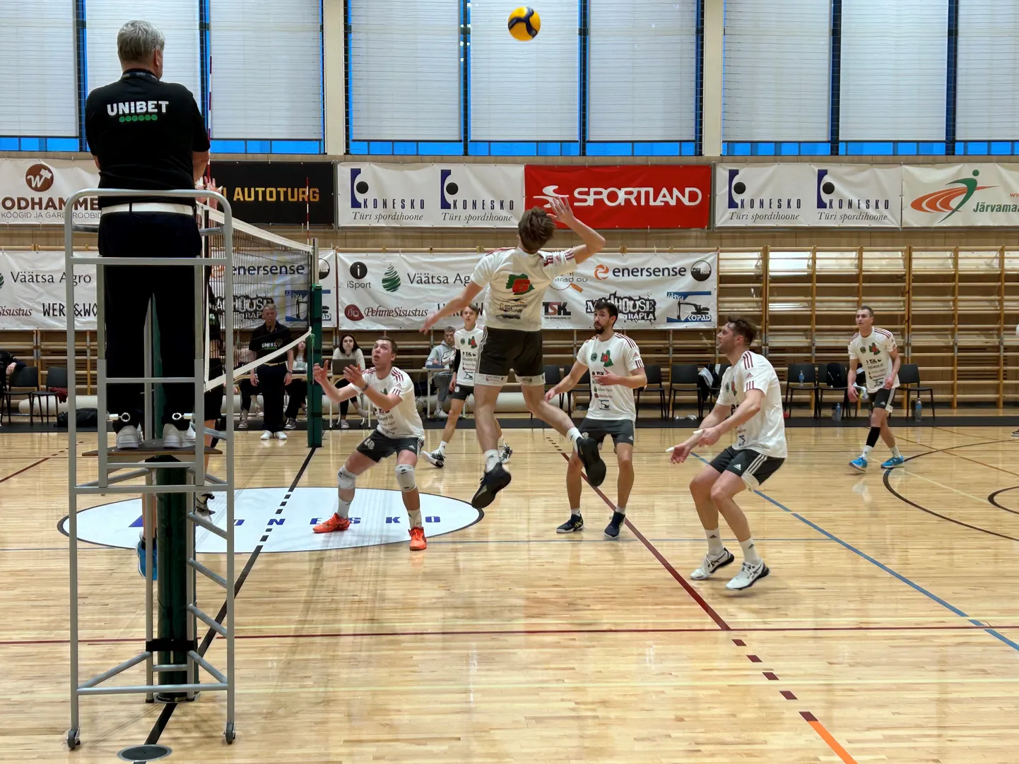 IMsport/Türi ja Põltsamaa VK kohtusid võrkpalli esiliigas Konesko Türi spordihallis.