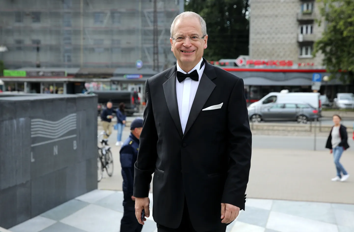 Eiropas parlamenta deputāts Andris Ameriks ierodas uz sarīkojumu par godu jaunievēlētā Valsts prezidenta Egila Levita inaugurācijai Latvijas Nacionālajā bibliotēkā.