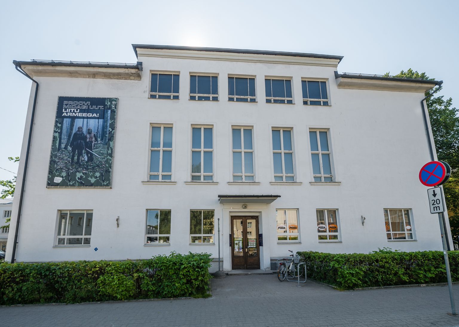 Tartu kunstimajas on näitus avatud 6. novembrini.