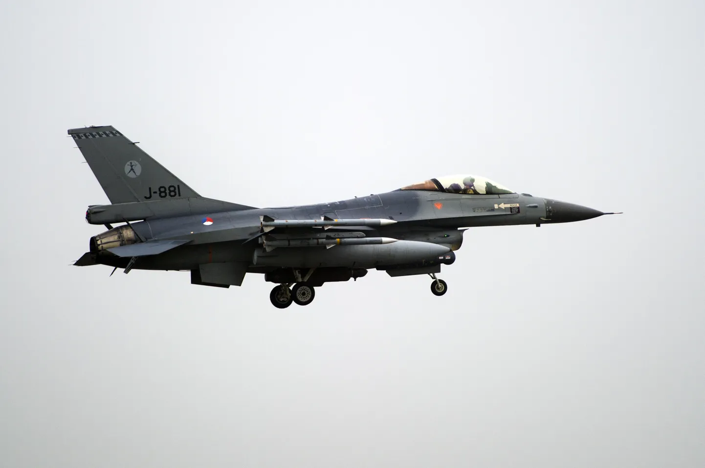 Hollandi õhuväe hävitaja F-16.