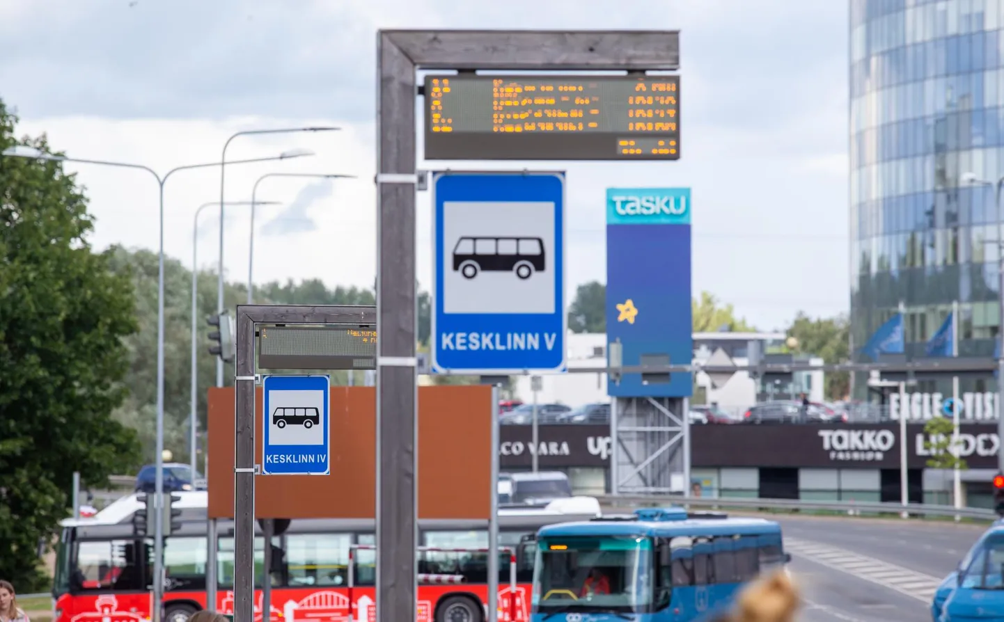 Bussipeatused Kesklinn V ja Kesklinn IV:
