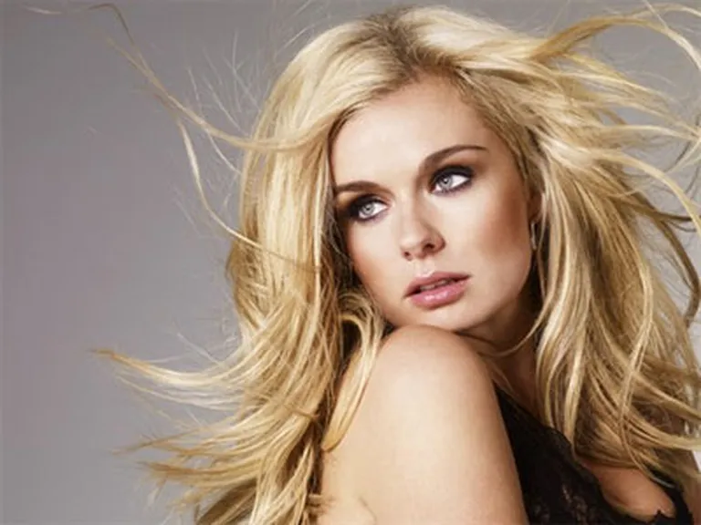 6.vietā velsiešu mecosoprāns Katrīna Dženkinsa (Katherine Jenkins) ar "Believe" (Warner Bros.)