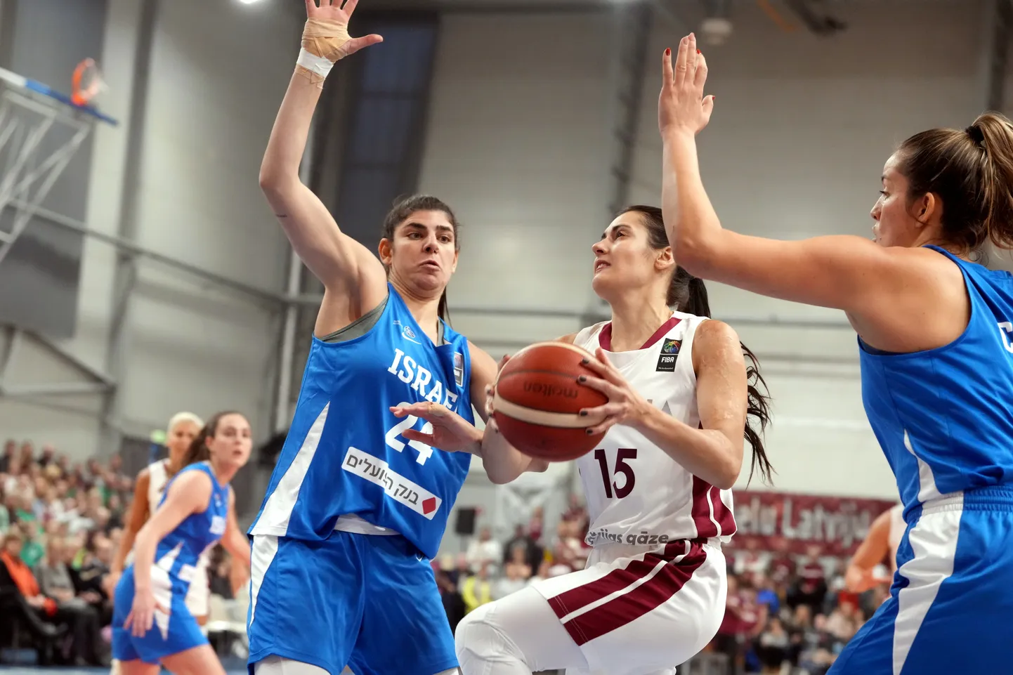 Eiropas čempionāta kvalifikācijas spēle basketbolā sievietēm starp Latvijas un Izraēlas komandām 
"Rimi" Olimpiskajā centrā.