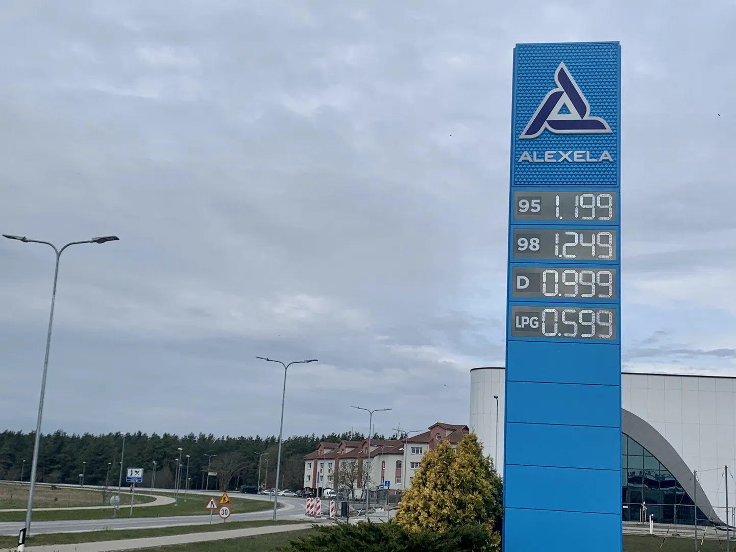 Alexela tankla.