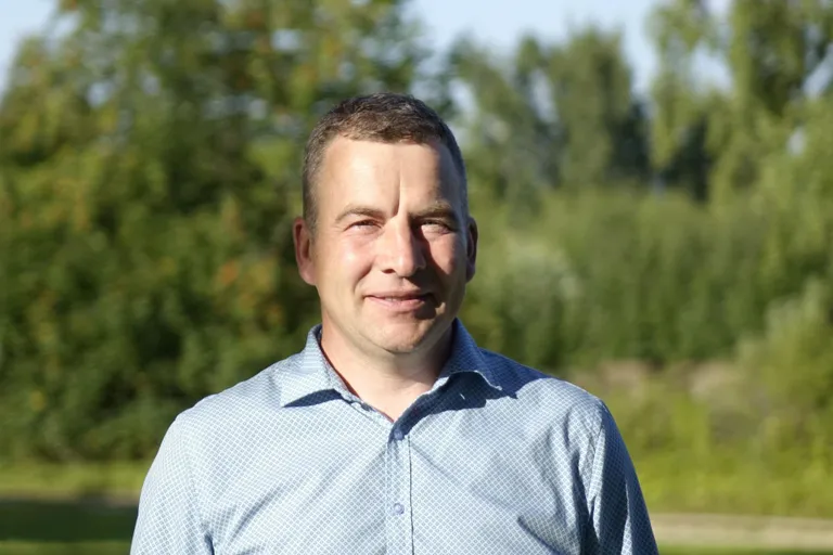Setomaa vallavanema Raul Kudre sõnutsi pakkus ta Omnivale ühe võimaliku lahendusena postipunkti viimist Mikitamäe raamatukokku, kuid firma ei võtnud ettepanekut vastu