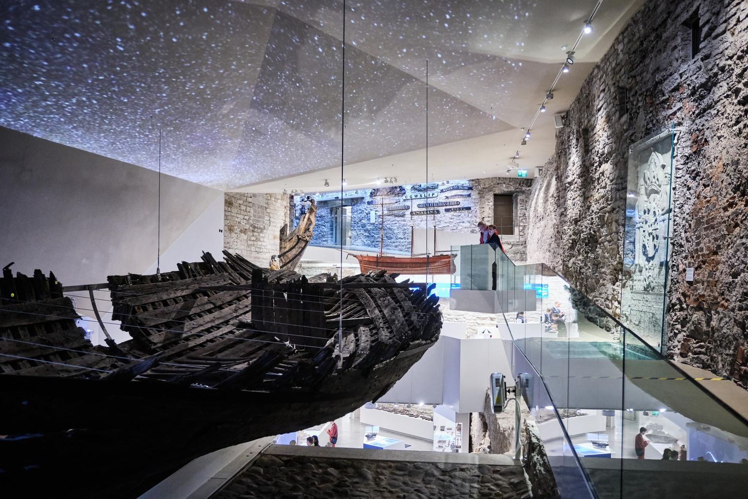 Parima püsinäituse tiitli ja Suure Muuseumiroti võitis Meremuuseumi näitus «Meri tornis». 