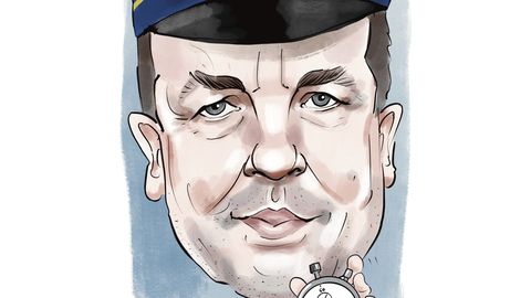 PERSOON ⟩ Torukooli stopperiga direktor