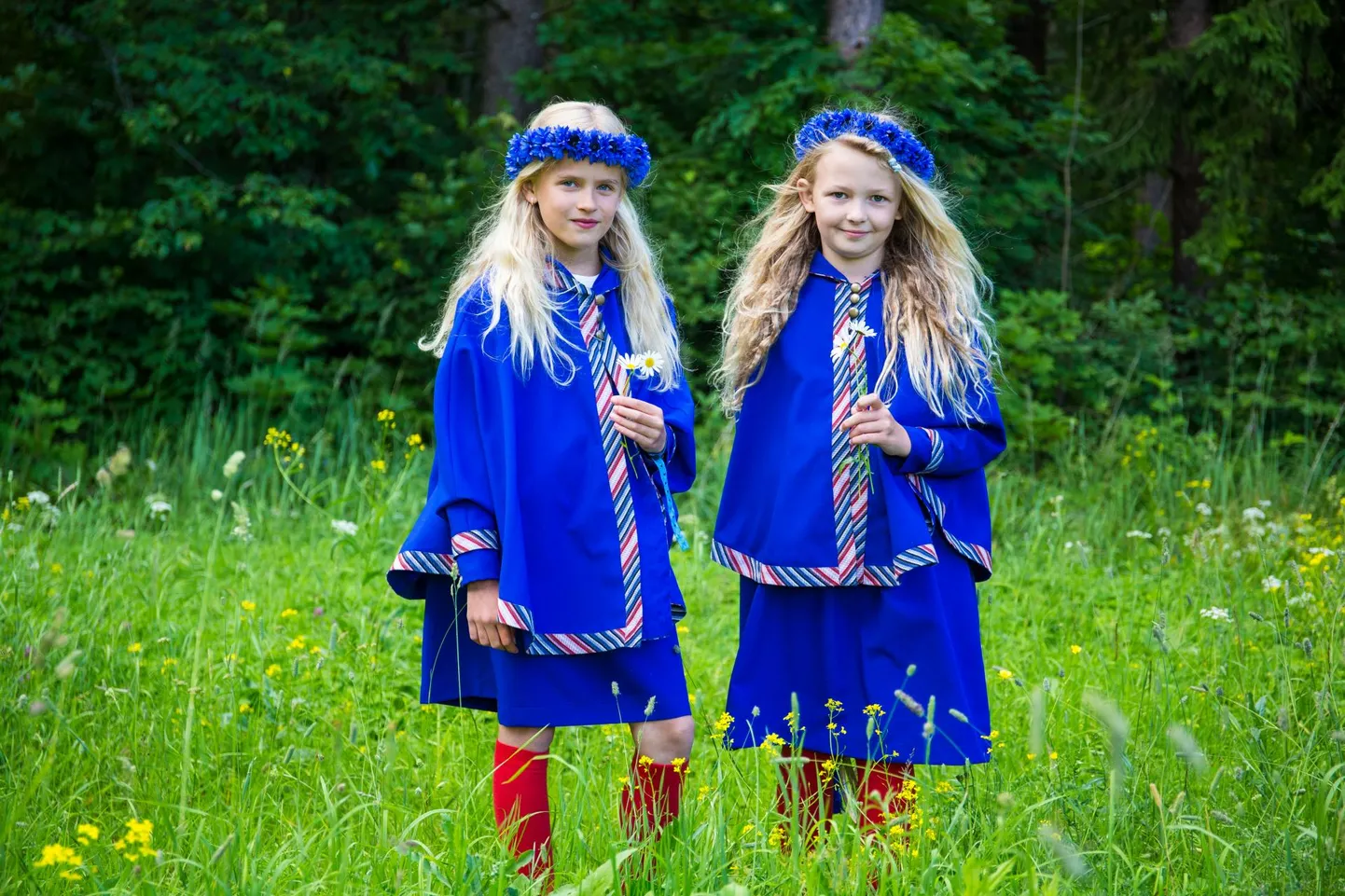 Delisa Rääk ja Hanne Marie Ruuto said oma esimese laulupeokogemuse.