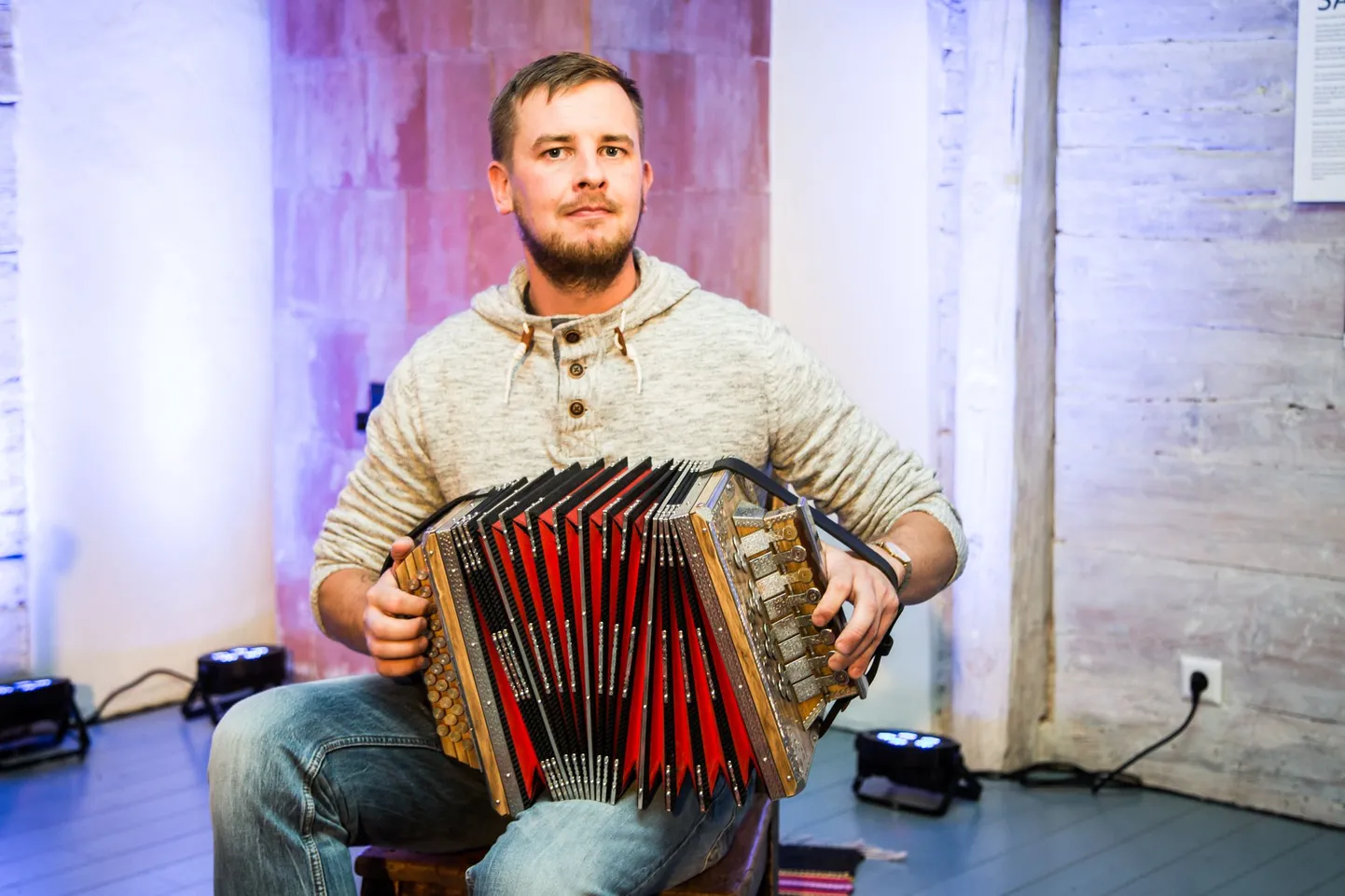 Kihnu viiulifestival/ Kirjandusõhtu: Siim Rikker