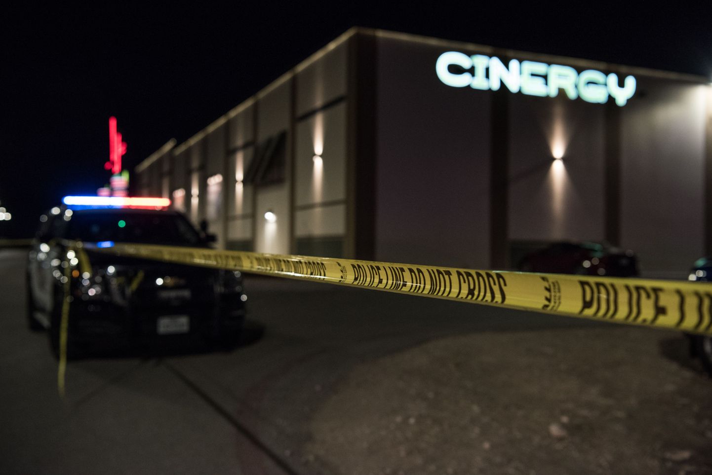 Kinoteātris Midlendā, ASV, pie kura policija nošāva vīrieti, kas nogalināja vismaz četrus cilvēkus.