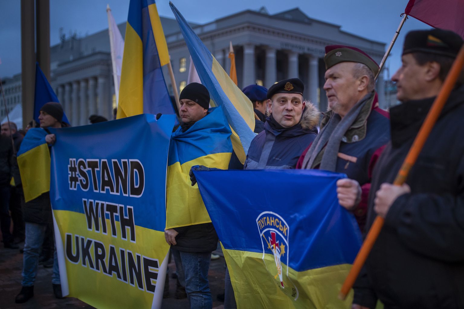 Protestētāji Ukrainas atbalsta akcijā Lietuvā.