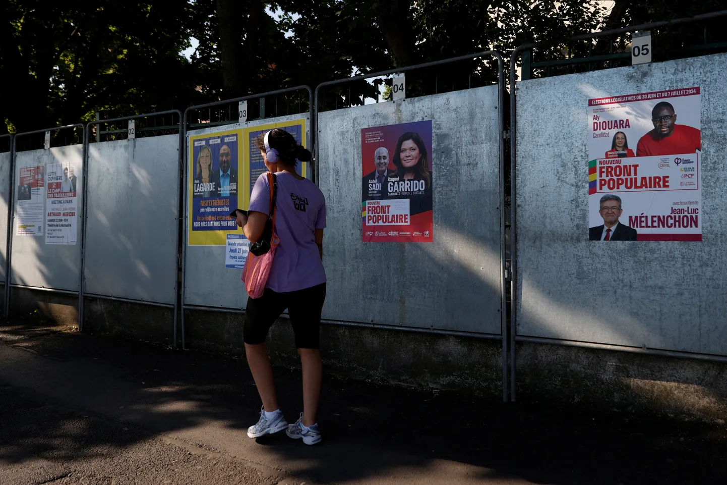 Prantsuse ennetähtaegsete parlamendivalimiste kampaaniaplakatid.