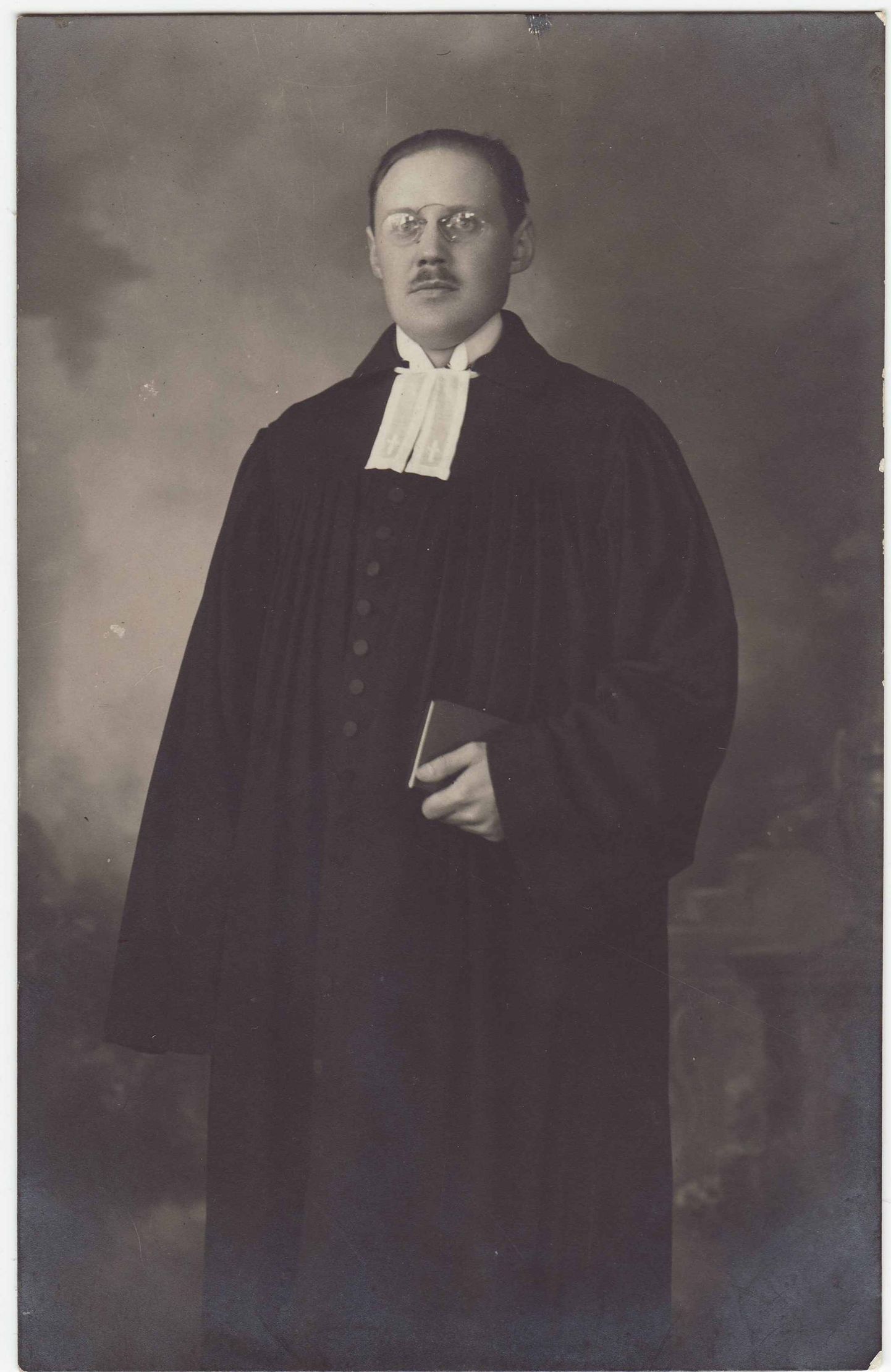 Aleksander Alver oli Viru-Nigula koguduse õpetaja aastatel 1919–1944.