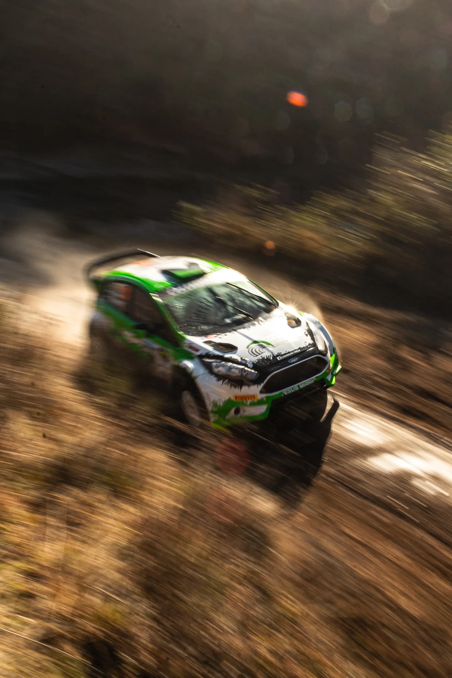 Ralliauto. Foto on illustreeriv.