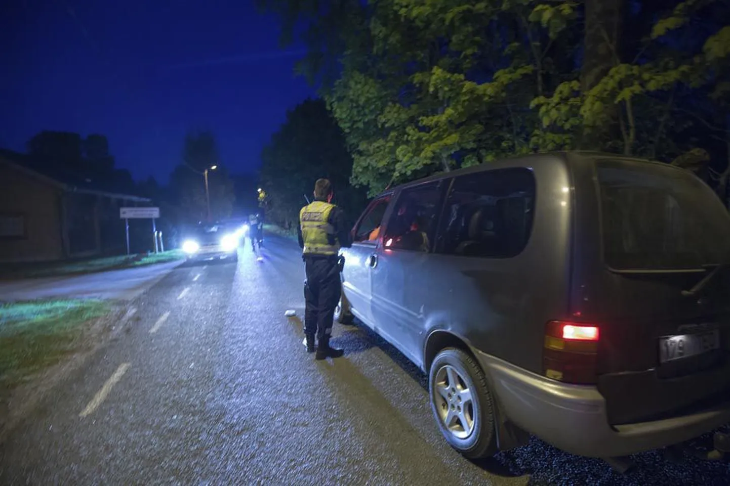 Jaanilaupäeval ja sellele järgnevatel päevadel tuleb politseinikel tegelda joobes inimestega rohkem kui tavapäraselt.