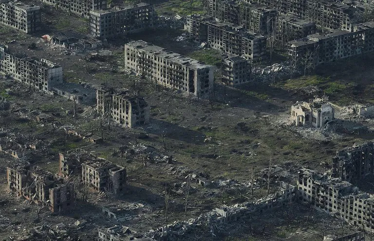 Разрушенный микрорайон на востоке Часова Яра