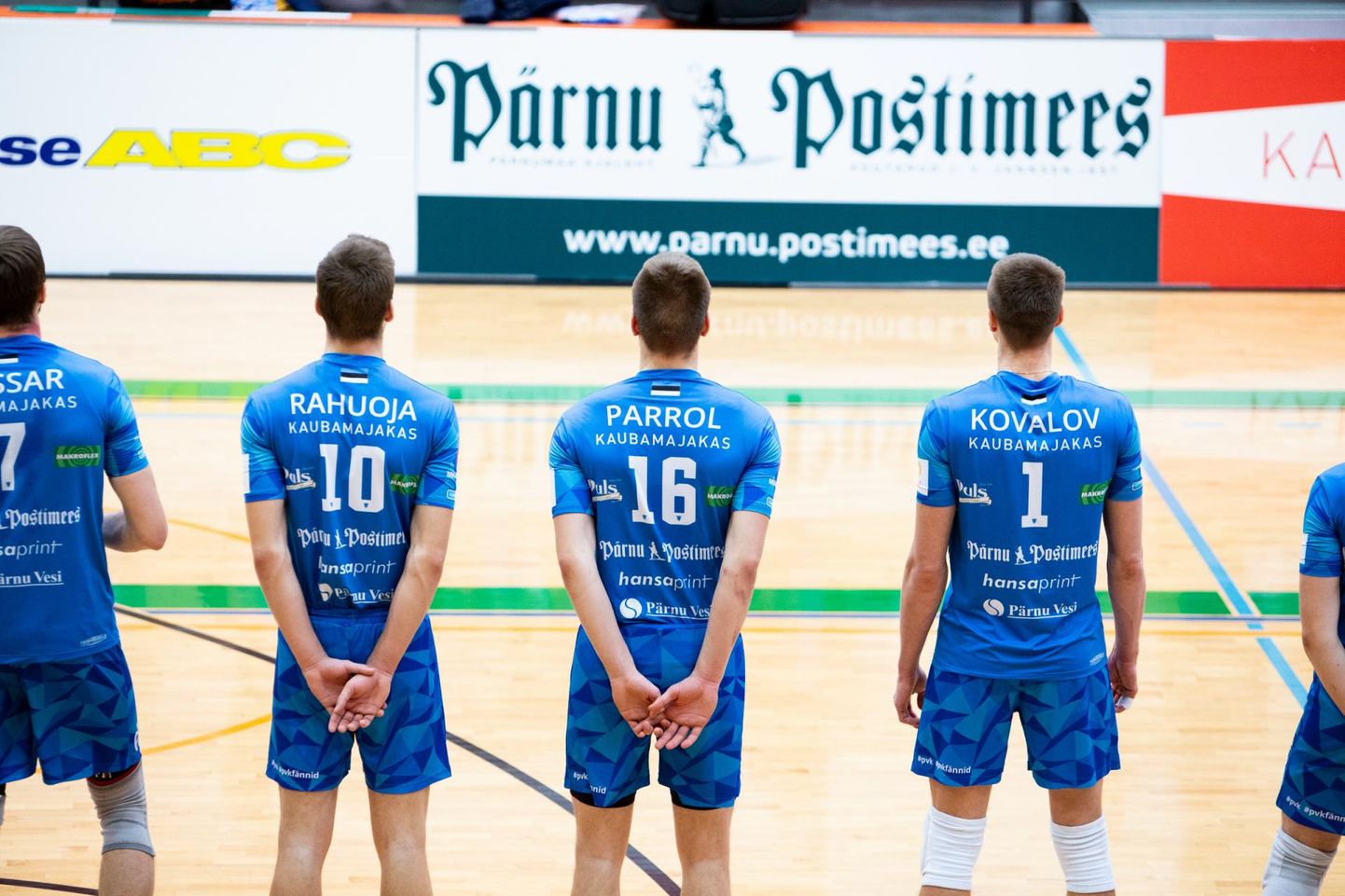 Pärnu võrkpalliklubi põhimeeskonnaga treenivad noored said eelmisel hooajal oma oskusi Eesti-Läti ühisliigas aeg-ajalt näidata.