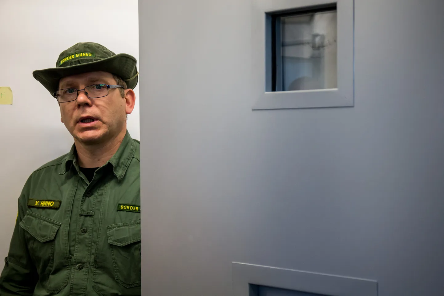 Piusa kordoni juht Valmar Hinno sõnas, et surve rohelisele piirile on viimastel nädalatel kasvanud. «Lähiaja prognoos näitab, et surve piirile võib kasvada veelgi, sest seoses jalgpalli MMiga on Venemaale tulnud inimesi, kes võivad end fänniks nimetades püüda illegaalselt 
Euroopasse pääseda.»