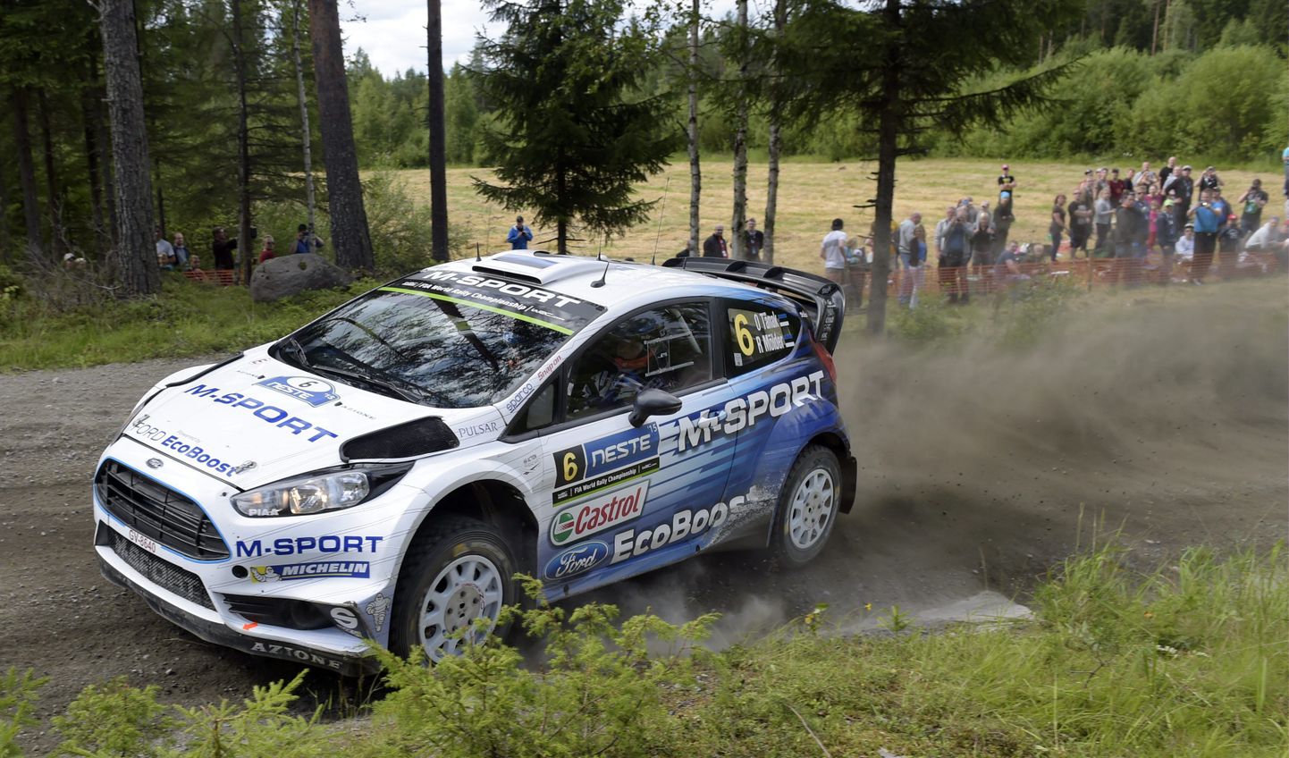 Ott Tänak ja Raigo Mõlder kihutamas Ford Fiesta RS WRC-ga Soome rallil