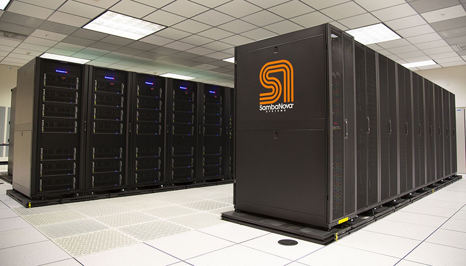 SambaNova tehisintellekt-superarvutisüsteem.