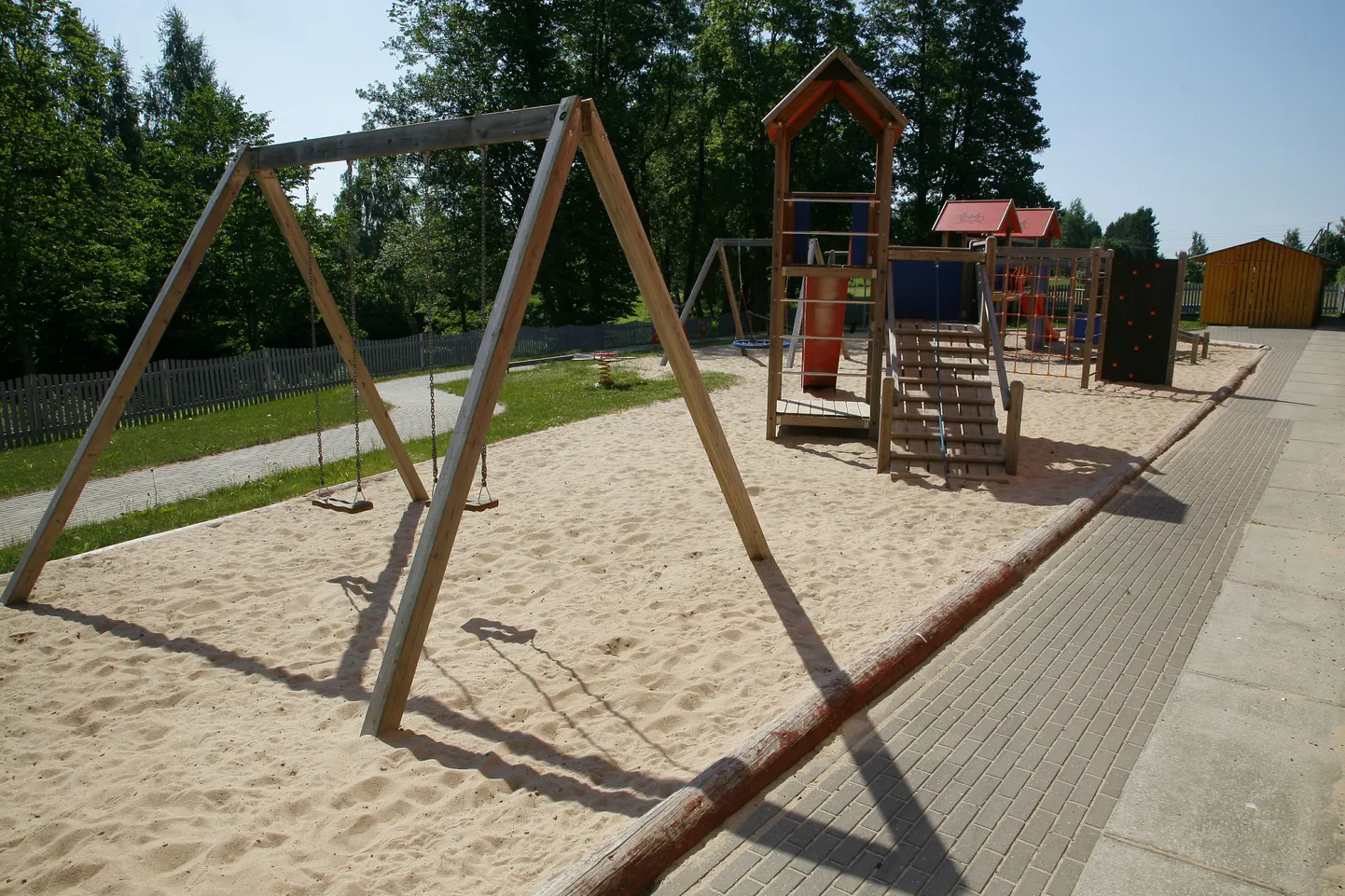 Игровая площадка в детском саду.