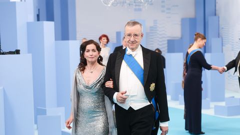 FOTO ⟩ «Kas tõesti nemad?» Viru trammipeatuses märgati väidetavalt presidenti koos kaaslasega