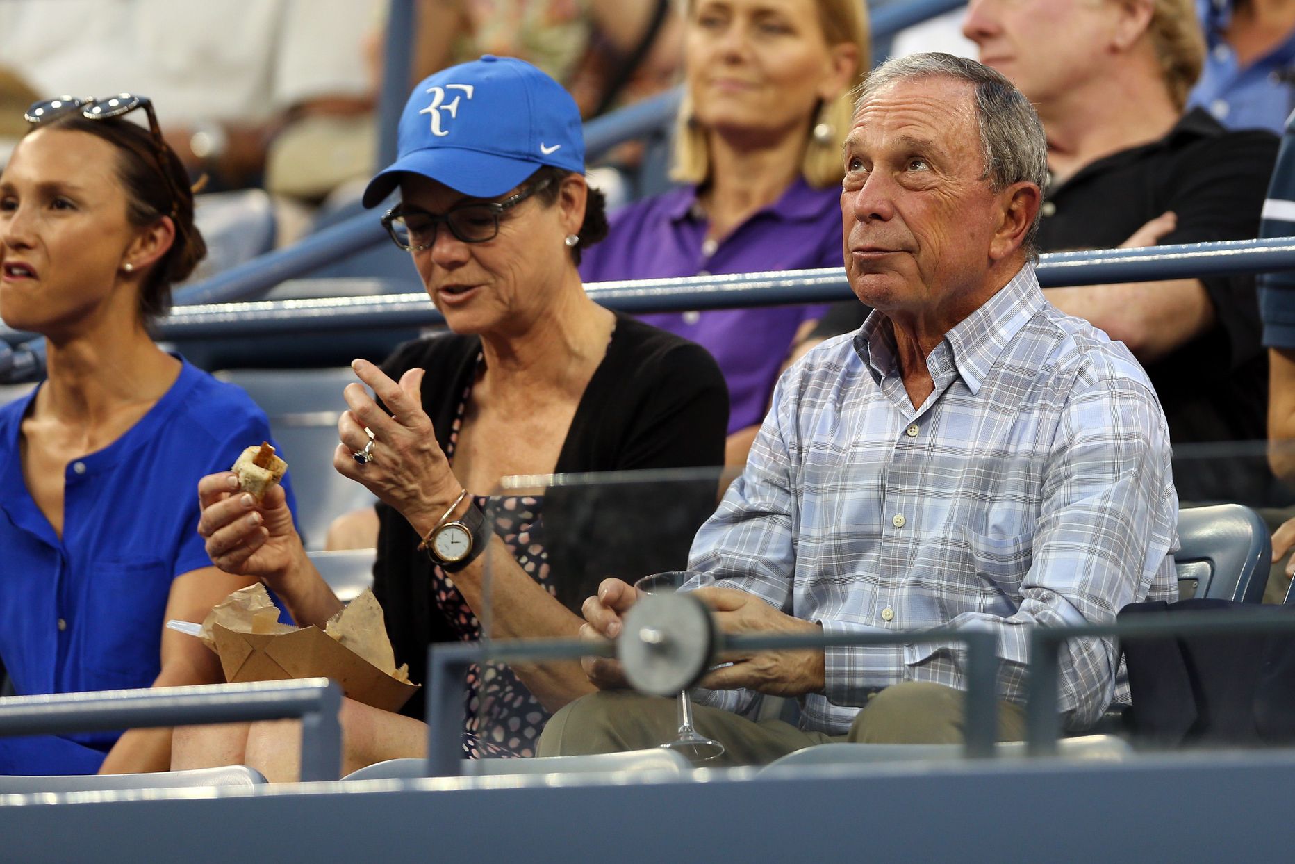 Üleeile vaatas Michael Bloomberg (paremal) US Openi tenniseturniiri.
