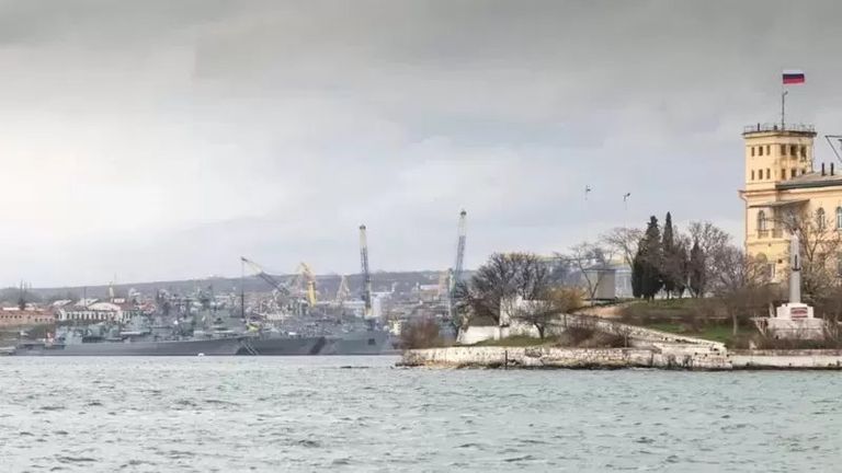 Эксперты считают, что Россия может вывести часть кораблей ЧФ из Севастополя.