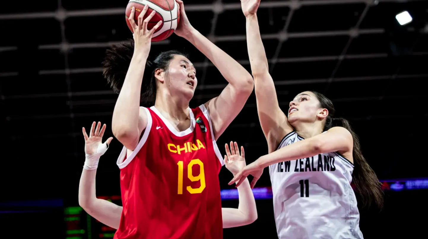 Zhang Ziyu (vasakul).