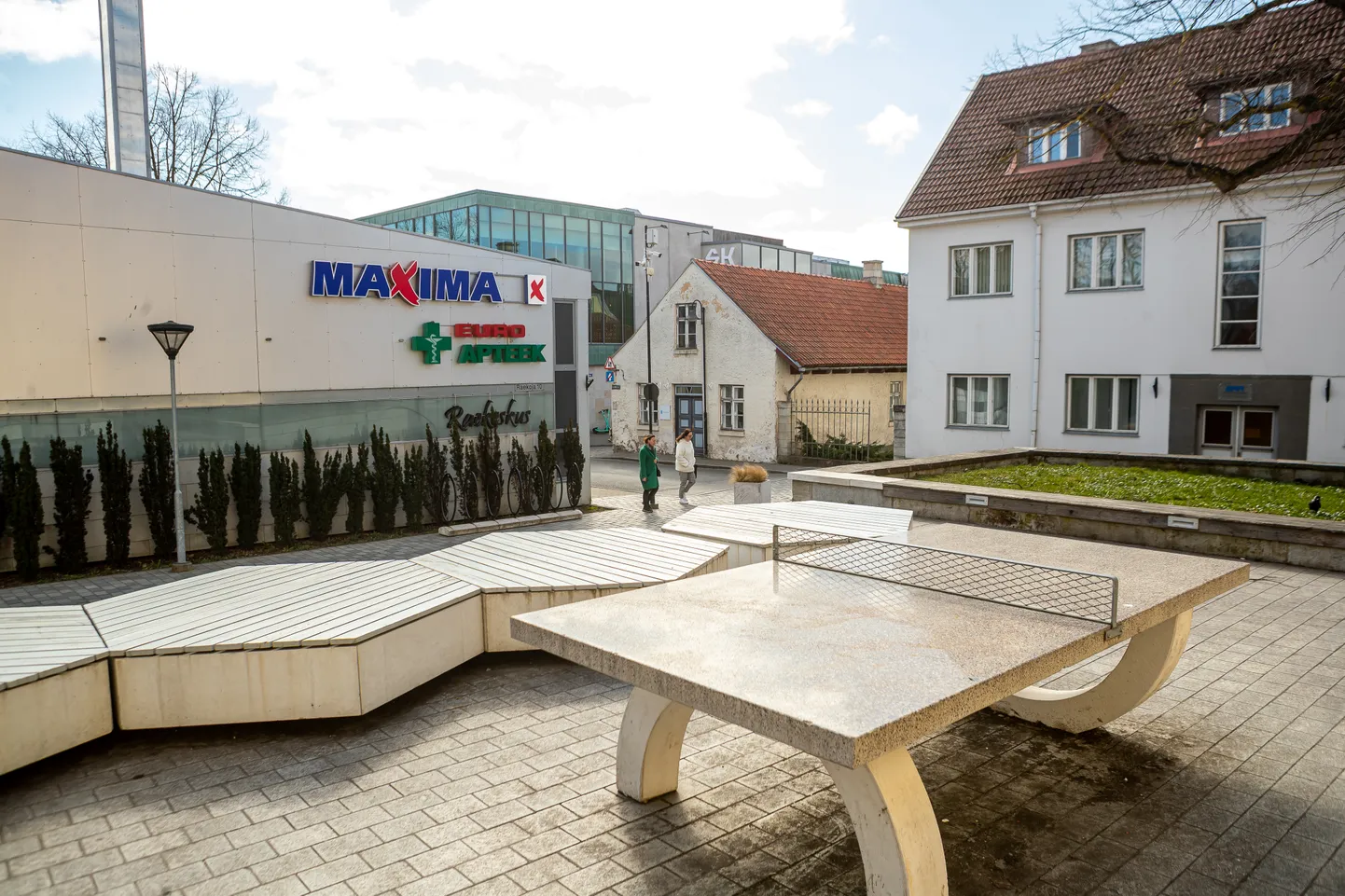 Kuressaare raekoja tagune puhkeala 2025.