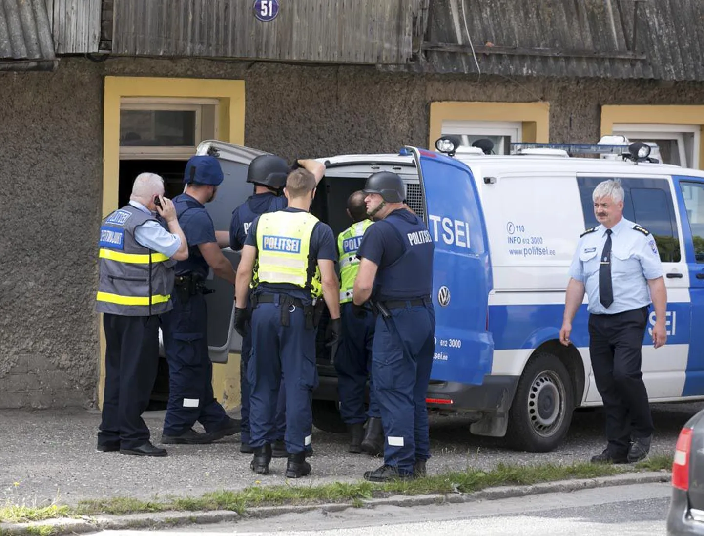 Pilt on tehtud 16. juulil, mil politseinikud mehe kainenema viisid. Praegu on selguseta, milliseid tagajärgi tema teod kaasa toovad.