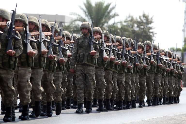 Türgi sõdurid mullu suvel Nikosia Türgi poolel sõjaväeparaadil. Foto: AFP PHOTO /Scanpix