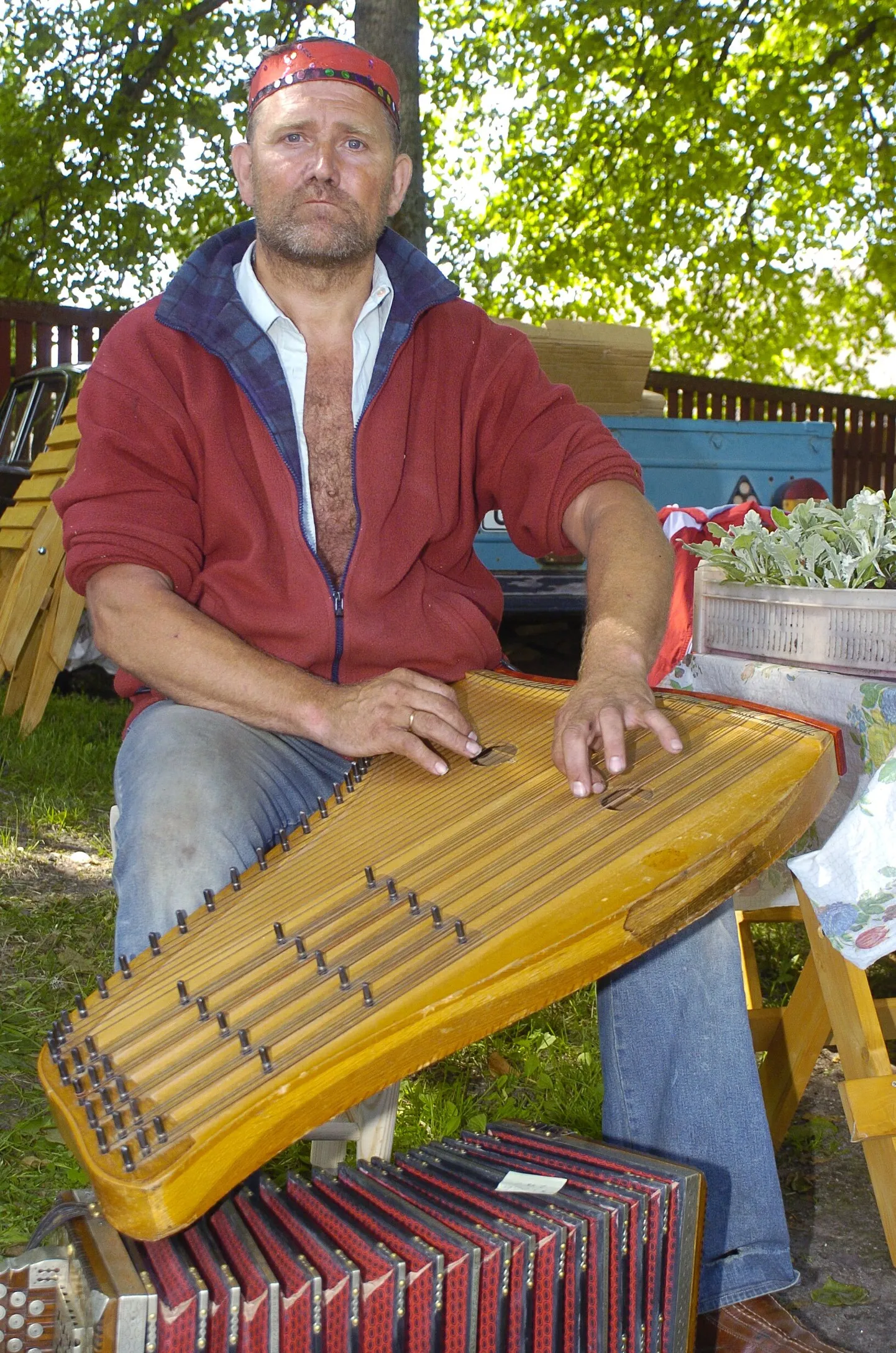 Pildil kandlemängija.