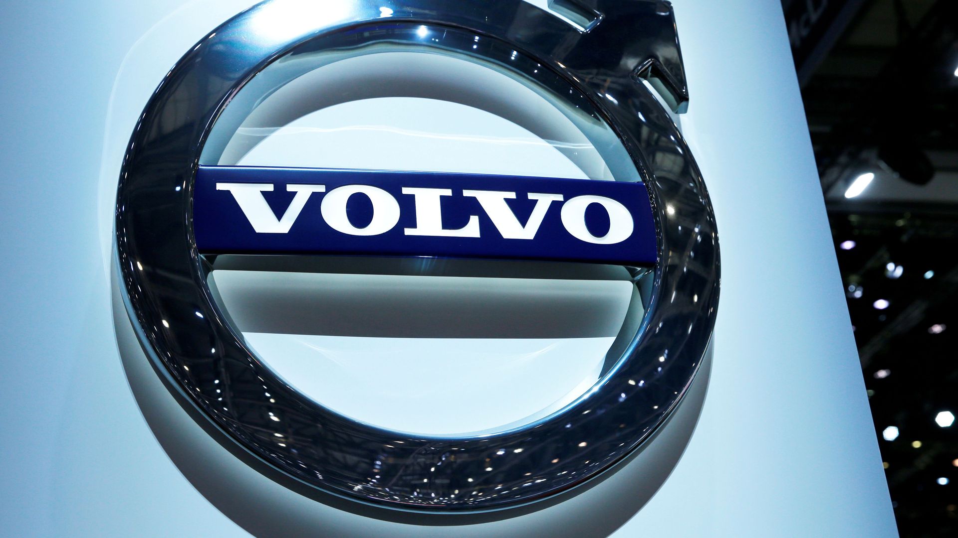 Весь тираж самого мощного Volvo S60 разобрали за 39 минут