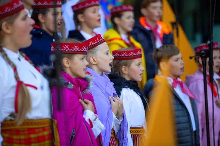 Skolu jaunatnes dziesmu un deju norišu #DziedUnDejo2021 atklāšana Rēzeknē.
