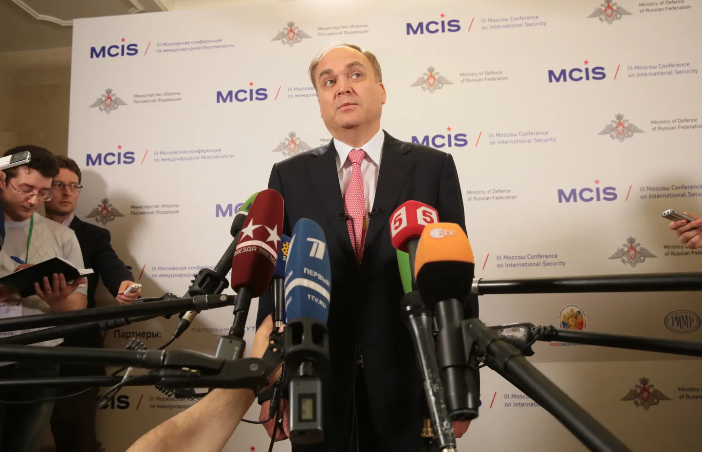 Vene asekaitseminister Anatoli Antonov.