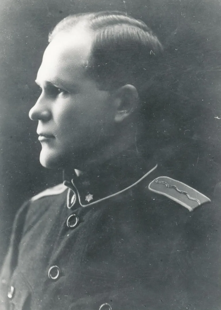 Kirjanik Richard Roht 1915.a. lipniku vormis., VK F 1256:3 F/n, Võrumaa Muuseum,