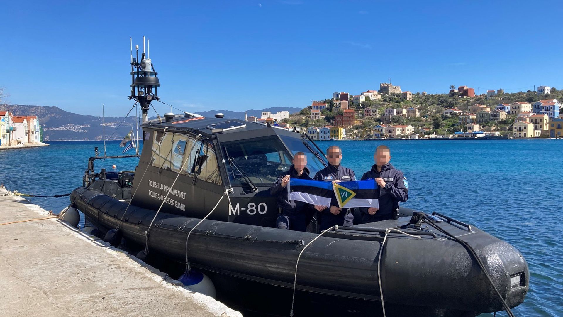 Катер погранслужбы Эстонии снесло в российские воды на реке Нарва