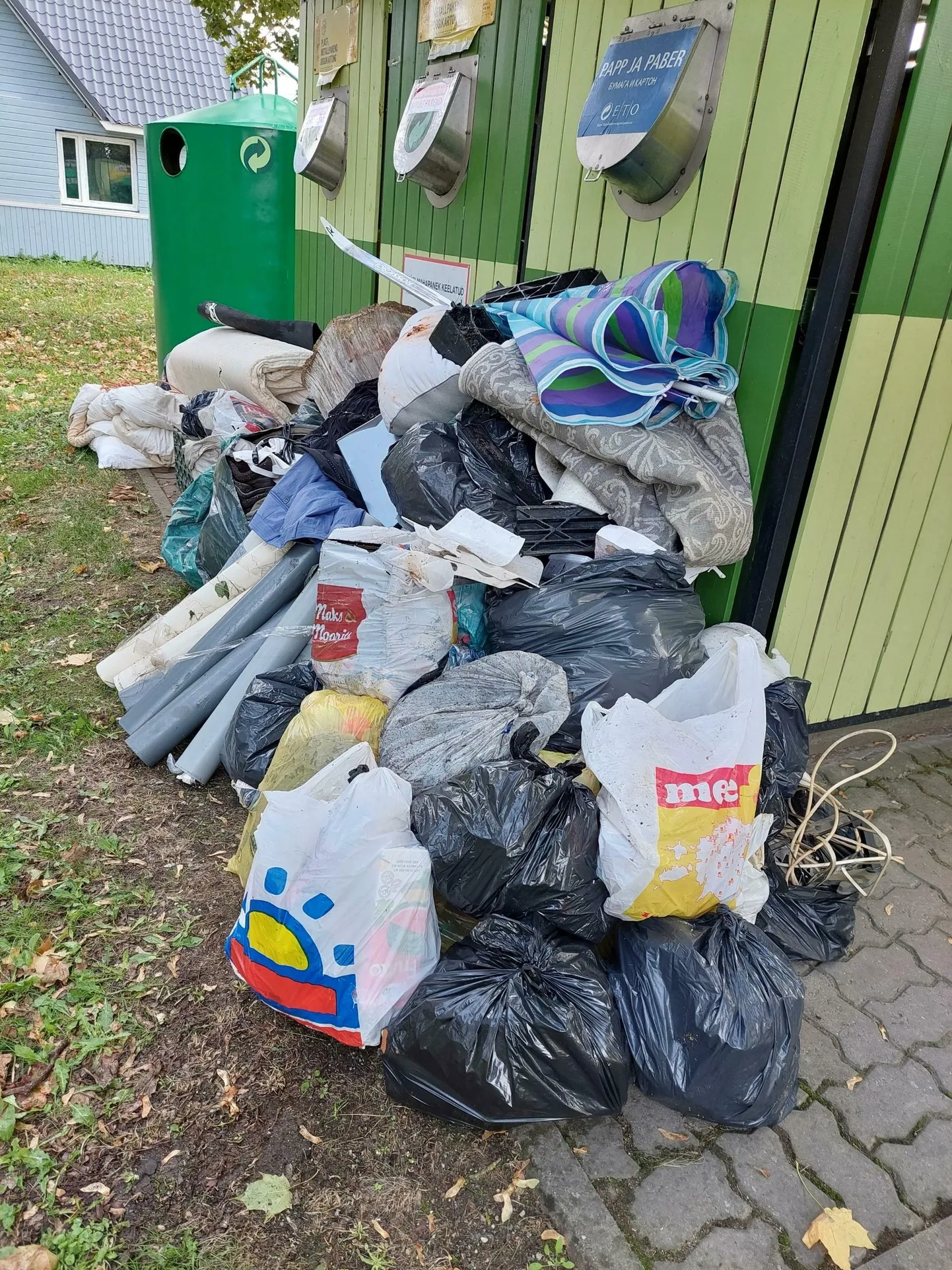 Kui kindlustusseltsid ei kindlusta jäätmekäitlusega tegelevaid ettevõtteid, ei pruugi kaugel olla päev, kui jäätmed prügikastist enam ära ei kao.