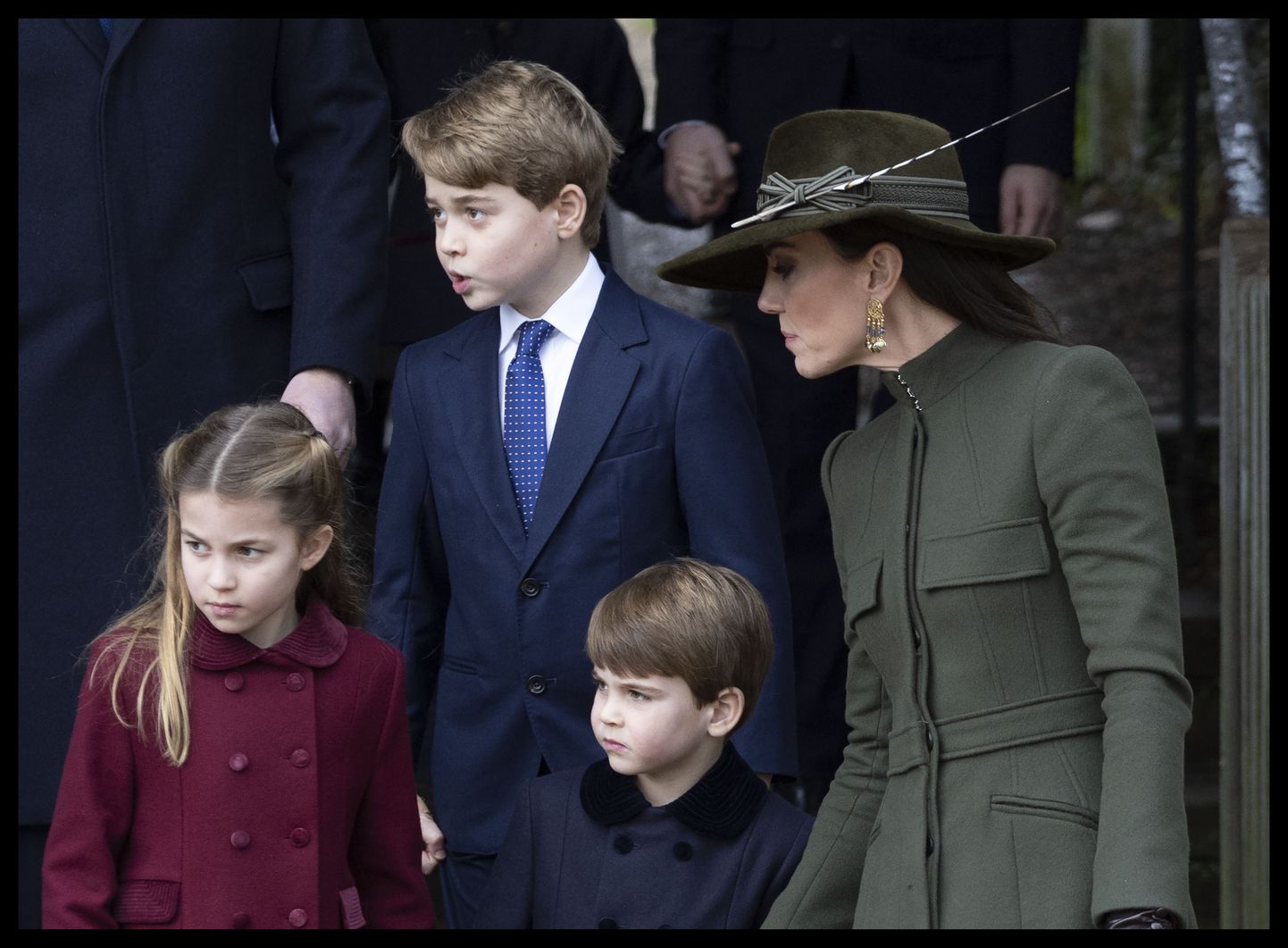 Кетй Миддлтон с принцами Джорджем и Луи и принцессой Шарлоттой.