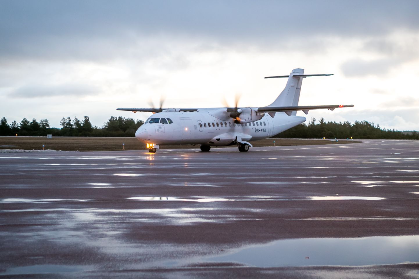 Siseriikliku lennuliikluse osas tuleks Saare maakonnale suureks kasuks ühendus Tartuga.
