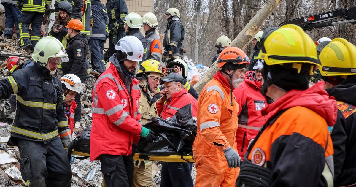 Peterburis kukkus väidetavalt droon kortermajja, Venemaa droonid tapsid Odessas vähemalt viis inimest