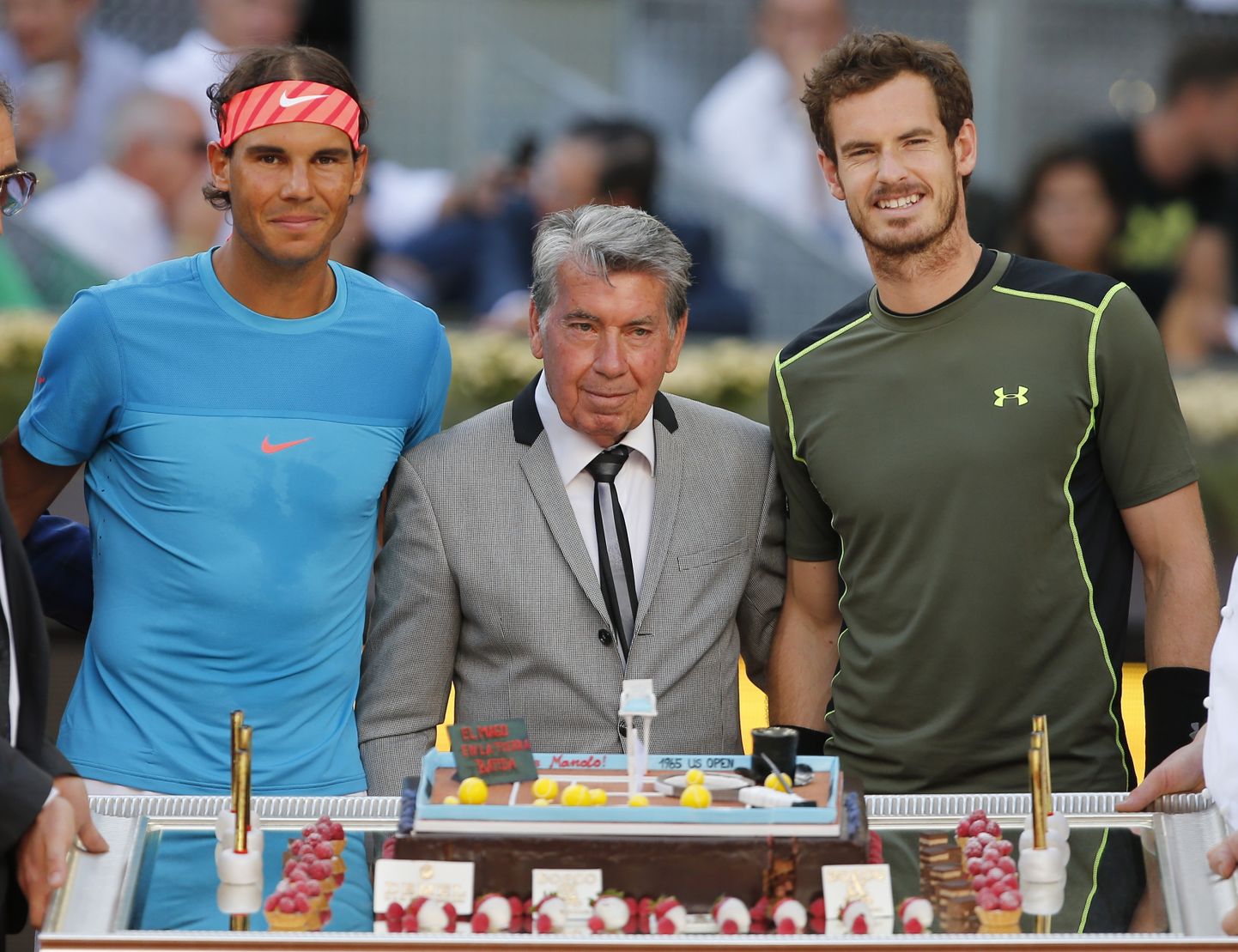 Rafael Nadal ja Andy Murray tähistasid 2015. aastal koos Manuel Santanaga tema sünnipäeva.