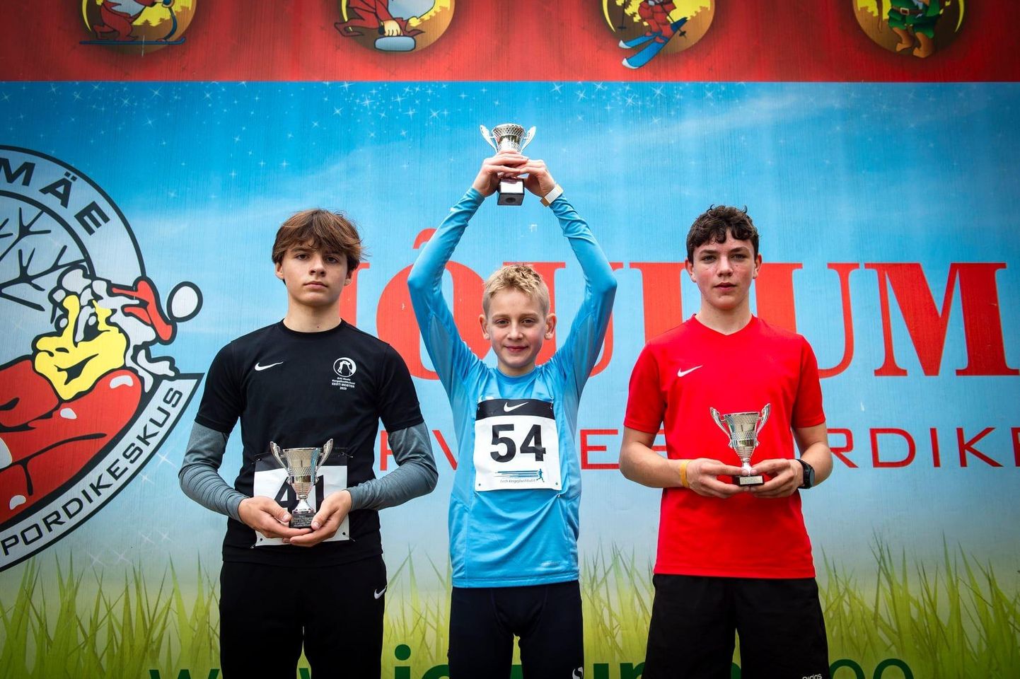 Viljandi spordikooli õpilane Kert Piirak (paremal) tõi U-14 vanuseklassi poiste arvestuses Staieri klubile kolmanda koha punktid.